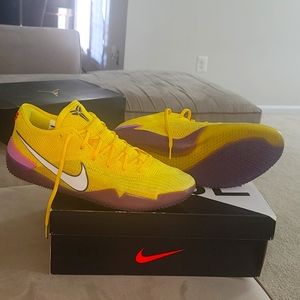 Kobe ad NXT 360 they are used with less than 5 hours warn excellent condition